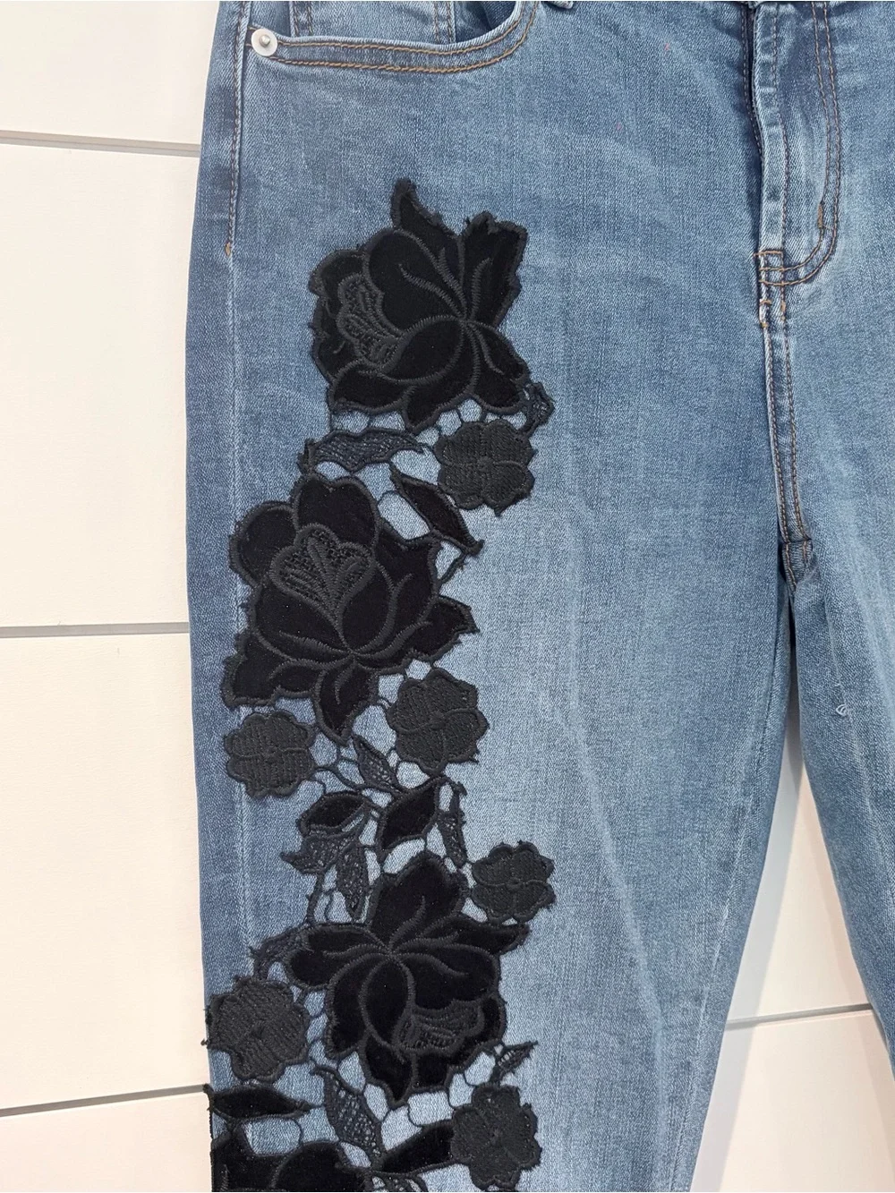 Boston Proper Floral Embroidered Skinny Jeans Cottagecore Boho Chic 10 Mobwife